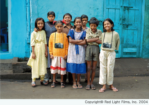 画像：未来を写した子どもたち（2004年・アメリカ）