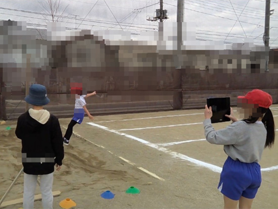 「KOMAKOMA×日文」を活用した「走・跳の運動　走り幅跳び」（第4学年）